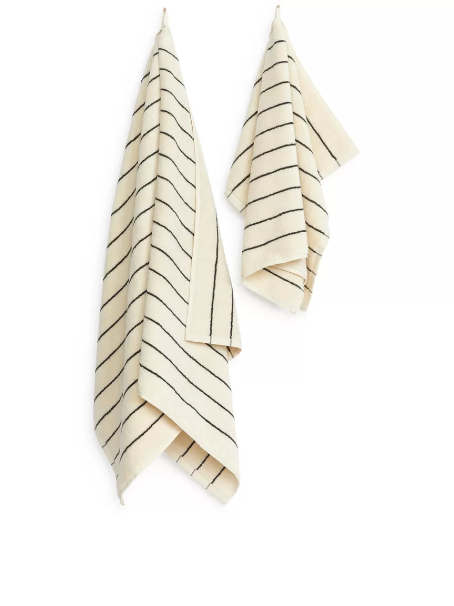 Sale ARKET Hand Towel 50 X 70 Cm Off White/Black