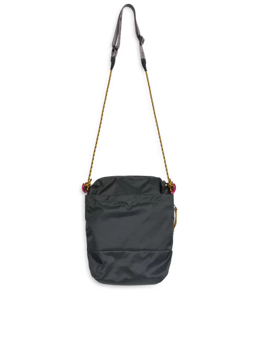 Fashion ARKET Klättermusen Algir Multislots Bag Dark Grey