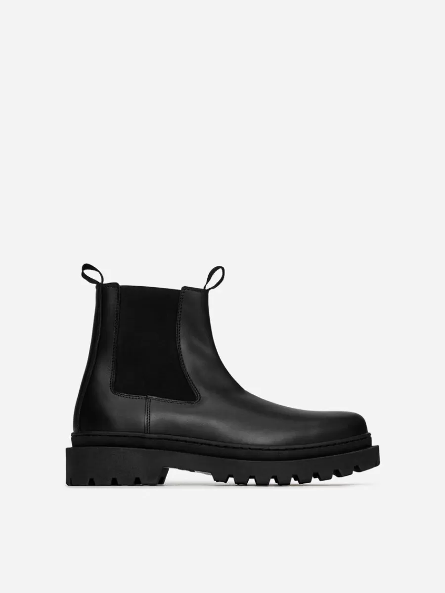 Best Sale ARKET Mudguard Leather Chelsea Boots Black