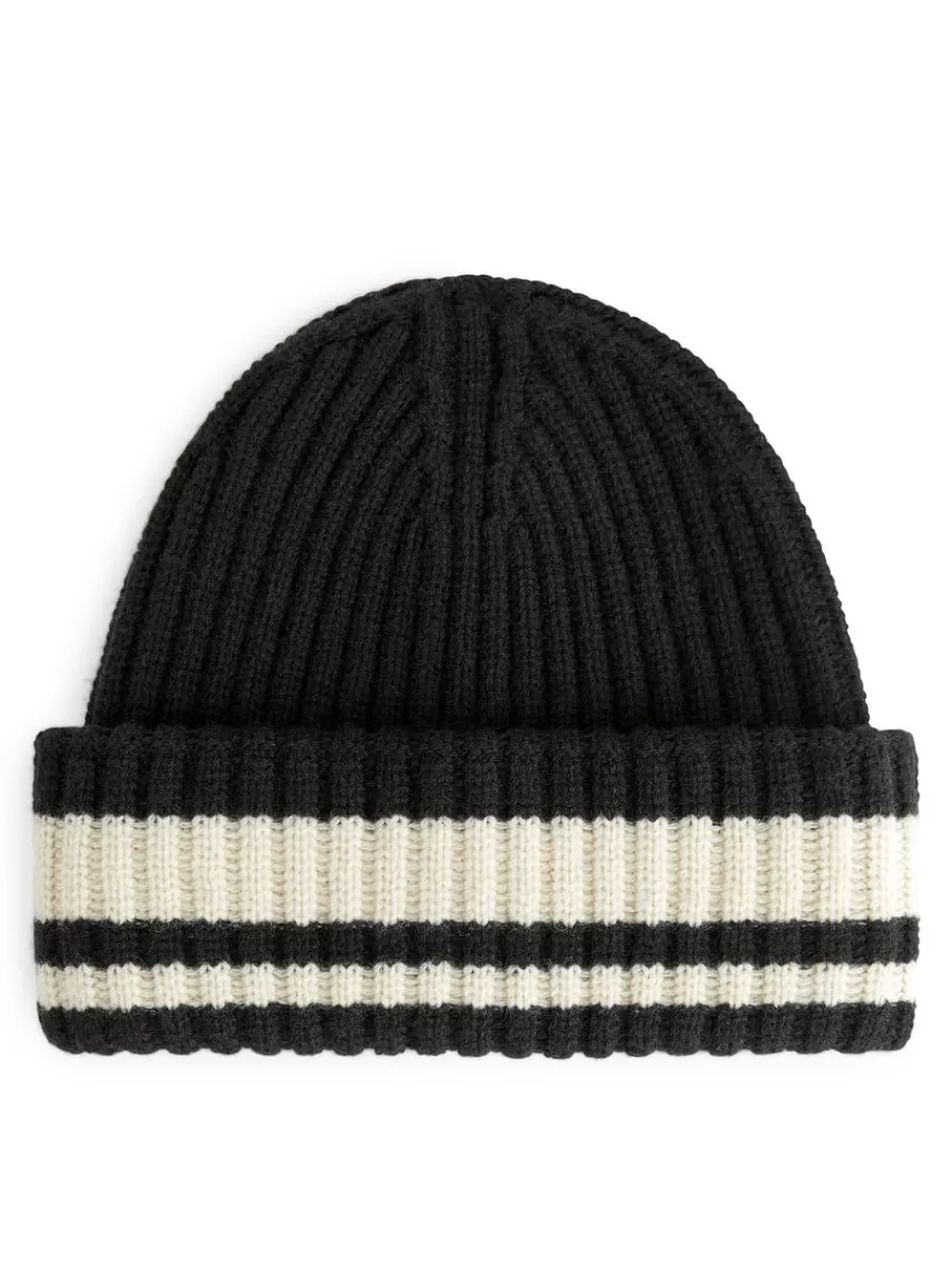Store ARKET Ribbed Beanie Black/White
