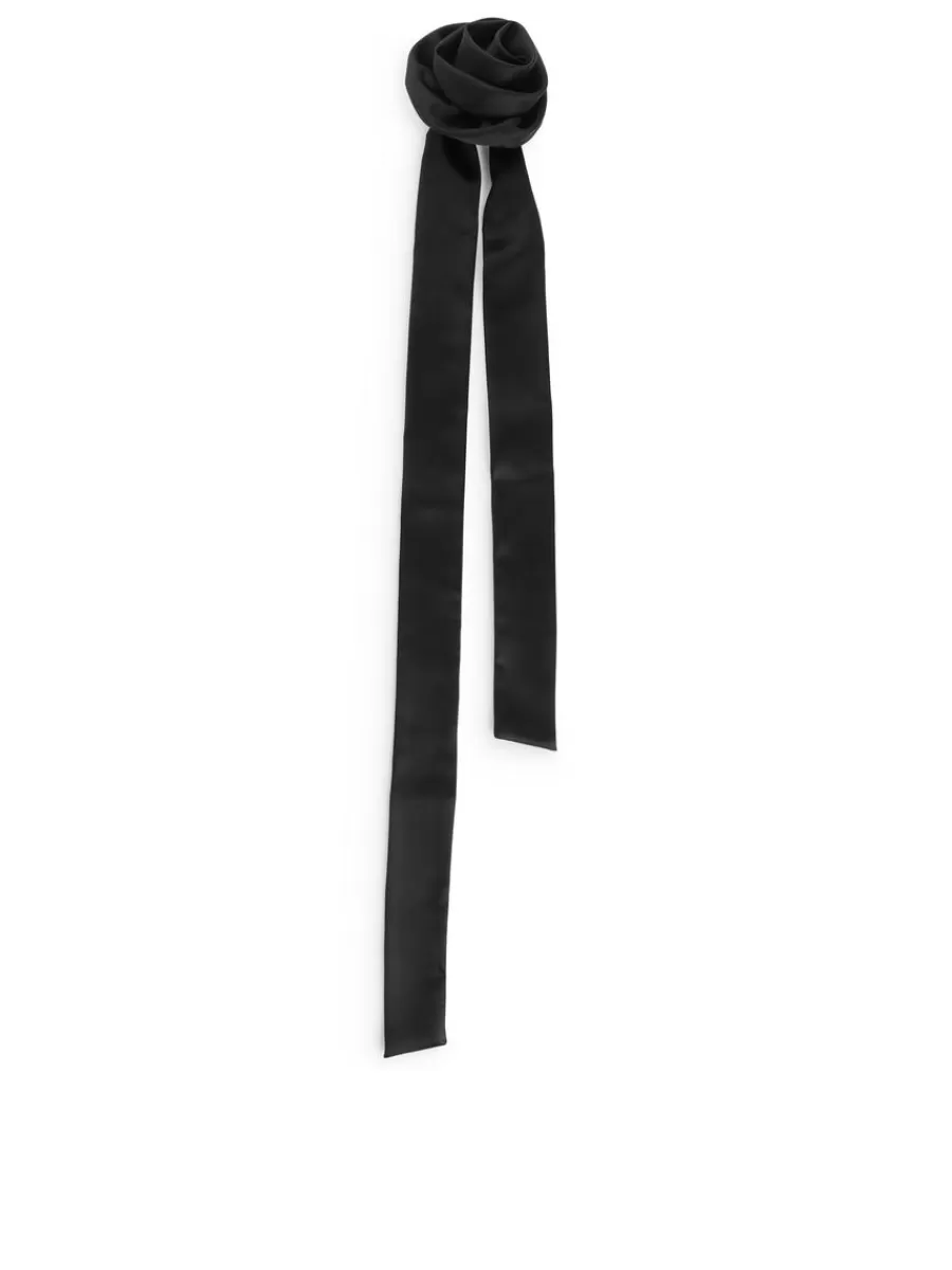 Cheap ARKET Rose Tie Necklace Black