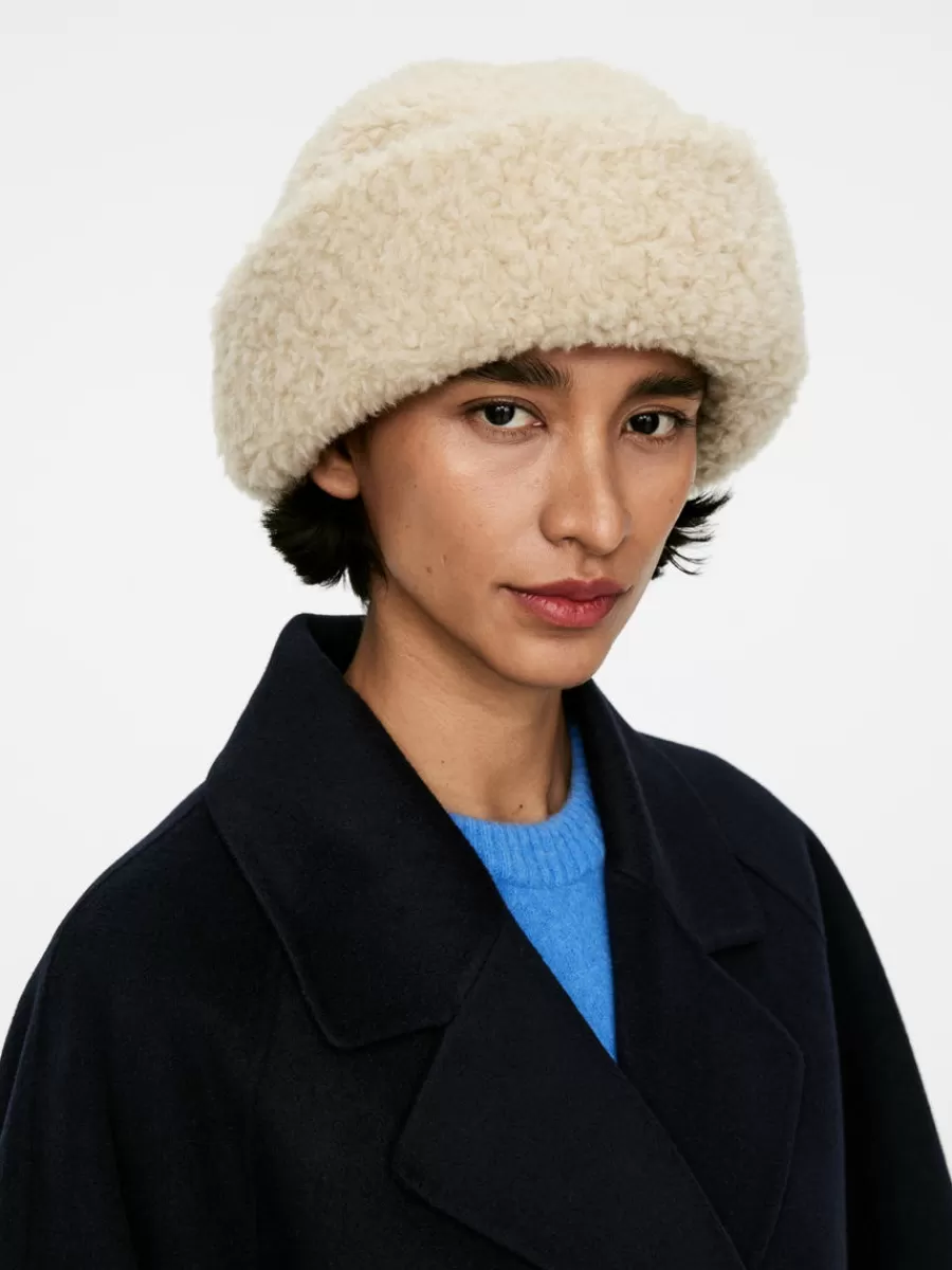 Store ARKET Teddy Hat Light Beige